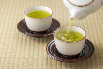 お茶を淹れる