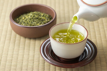 お茶を淹れる