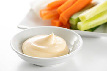 マヨネーズとスティック野菜