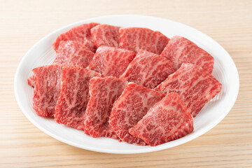 焼肉用の皿盛り肉