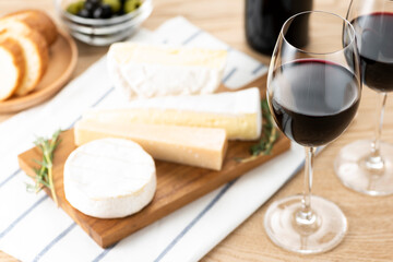 チーズと赤ワイン