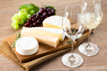 白ワインとチーズの盛合せ