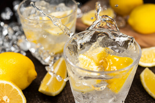 フレッシュレモンサワー - Powered by Adobe