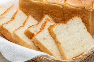 スライスした食パン