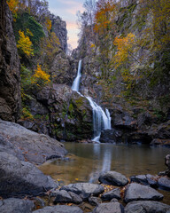 Obraz premium The Erikli Cifte Waterfall view in Yalova City of Turkey