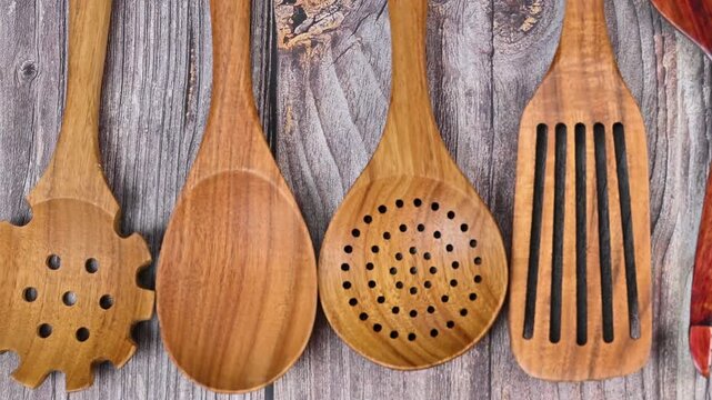  video of wooden kitchen spoons