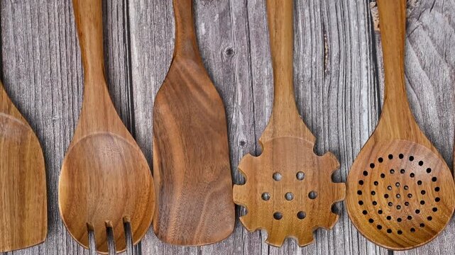  video of wooden kitchen spoons