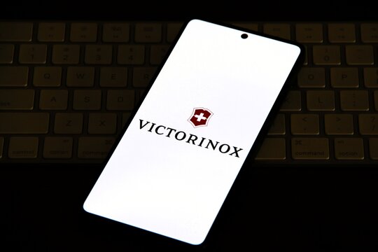 Victorinox - Empresa su&iacute;&ccedil;a que se tornou mundialmente famosa pela fabrica&ccedil;&atilde;o do canivete su&iacute;&ccedil;o, um item ic&ocirc;nico de alta qualidade. 