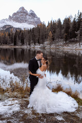 Hochzeitspaar bei den Drei Zinnen