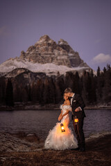 Hochzeitspaar bei den Drei Zinnen