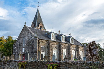 The Moulin Kirk, or the St. Andrew's Church, which is part of the Church of Scotland. It has been on this village site for centuries, but was reconstructed in 1875 following a fire.
