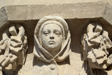 Figur an den Tuchhallen in Krakau, Polen