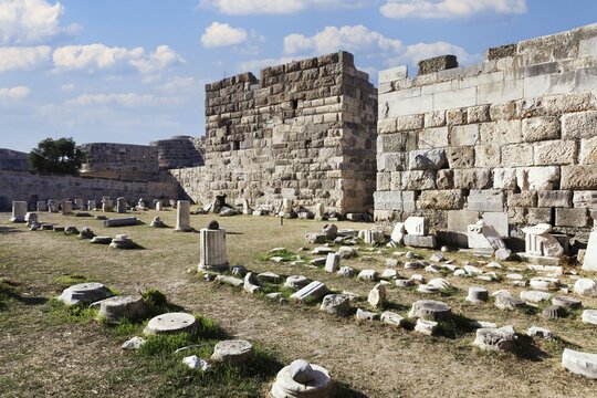 Fragments of columns in the courtyard, inner fortification, bastion, Neratzia fortress, also Nerantzia, castle, first mentioned in 1395, formerly fortress of the Order of St. John, today ruin, city of Kos, island of Kos, Dodecanese islands, Greece, eastern Adriatic, Mediterranean