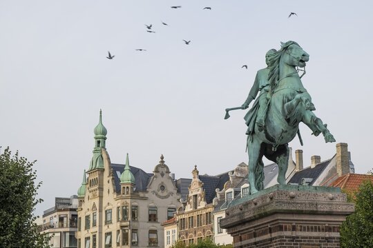 Monument, bronze sculpture, equestrian statue of Absalon of Lund, Bishop of Roskilde, by Vilhelm Bissen, H&oslash;jbro Plads, Copenhagen, Denmark
