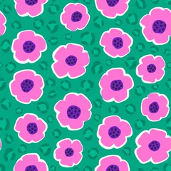 Coussins décoratifs Patrons Wild Petal Pop Seamles Pattern. Playful pink blooms dance over a bold green base with a hint of wild leopard texture.  © Anna Kubasheva