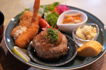 Japanese Hamburg Steak Lunch Meal - 日本料理 ハンバーグ ランチ