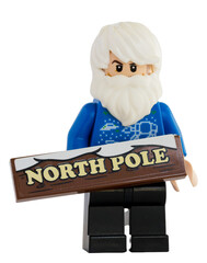 Naklejka premium Dortmund - Deutschland 10. November 2025 - Lego Minifigure Weihnachtsmann - Studio Aufnahme 