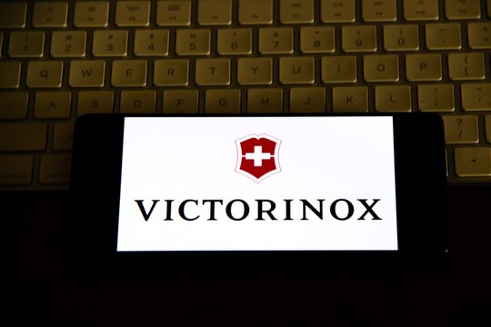 Victorinox - Empresa su&iacute;&ccedil;a que se tornou mundialmente famosa pela fabrica&ccedil;&atilde;o do canivete su&iacute;&ccedil;o, um item ic&ocirc;nico de alta qualidade.