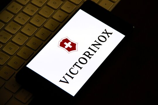 Victorinox - Empresa su&iacute;&ccedil;a que se tornou mundialmente famosa pela fabrica&ccedil;&atilde;o do canivete su&iacute;&ccedil;o, um item ic&ocirc;nico de alta qualidade.