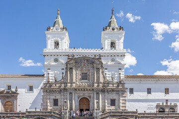 Fototapeta premium Quito, Ecuador - October 7, 2025: The Church and Convent of San Francisco is one of the most emblematic, ancient and extensive temples in the Historic Center of Quito.