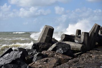 Wellenbrecher an der dänischen Nordsee