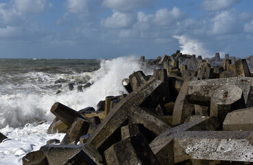 Wellenbrecher an der dänischen Nordsee