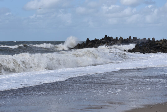Wellenbrecher an der d&auml;nischen Nordsee
