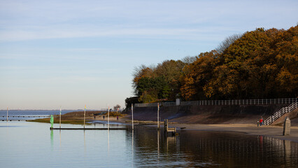 Ein sonniger Herbsttag im Nordseeheilbad Dangast mit Seehund