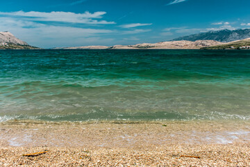 Chorwacja, wyspa Pag. Morze Adriatyckie latem.