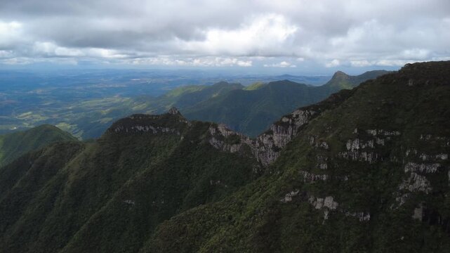 Drone Views of Serra do Rio do Rastro &ndash; Brazil&rsquo;s Most Winding Mountain Road