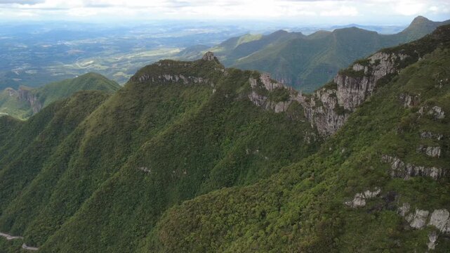 Drone Views of Serra do Rio do Rastro &ndash; Brazil&rsquo;s Most Winding Mountain Road