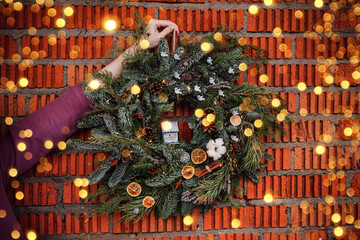 Naklejka premium Christmas wreath prepared for celebration.
