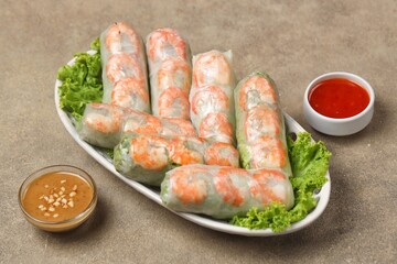 Vietnamese spring roll or Lumpia Vietnam, is a typical Vietnamese dish in the form of a thin roll of rice paper filled with various fresh ingredients such as vegetables, spices, and also meat or shrim