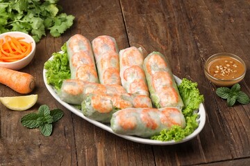 Vietnamese spring roll or Lumpia Vietnam, is a typical Vietnamese dish in the form of a thin roll of rice paper filled with various fresh ingredients such as vegetables, spices, and also meat or shrim