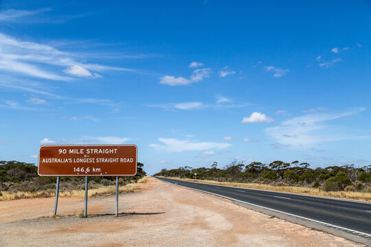 90 Mile Straight on the Eyre Highway on the Nullarbor