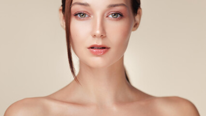 Fototapeta premium Close-Up Beauty Portrait Of Elegant Woman With Natural Makeup Look