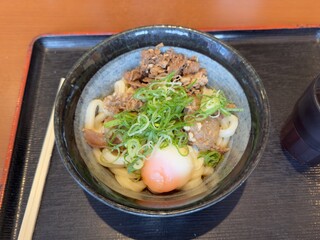 讃岐製麺の月見肉ぶっかけうどんは美味しかった
