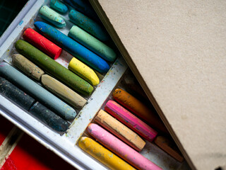 Colorful Chalk Pastels Art Supplies in Box Creative Drawing Tools for Artists and Students