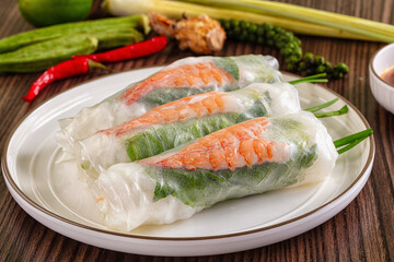 Vietnamese spring roll with prawn