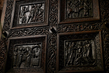 Détail de la porte de la cathédrale Saint-Domnius de Split