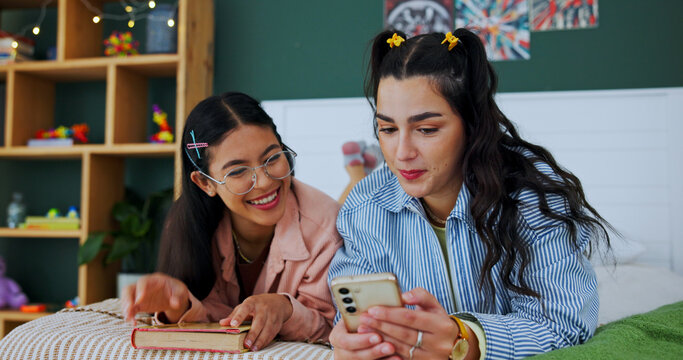 Friends, women or reading phone in bedroom for bonding, show social media post or online viral trend. Relax, connection or people in home with mobile for browsing, internet blog or gen z at sleepover