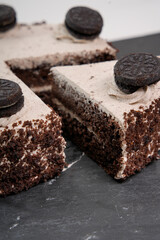 Chocolate oreo cookies and cream cake slices