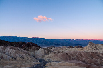 Fototapeta premium An early morning sunrise at Zabriskie Point, Death Valley, in late December.