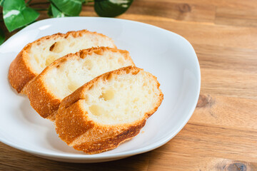 スライスしたフランスパン
