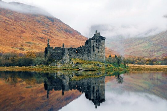 Kilchurn Castle is a ruined 15th-century fortress located on the northeastern shore of Loch Awe in Scotland.