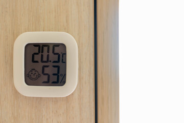 A sensor for monitoring indoor temperature and humidity, the problem of excess humidity in the house	
