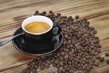 Taza con granos de café