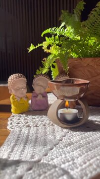 Aromatic Candle Burning in Chafing Dish - Vela arom&aacute;tica queimando em r&eacute;chaud