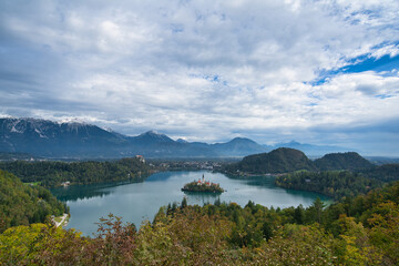 Fototapeta premium beautiful bled lake in slovenia in october