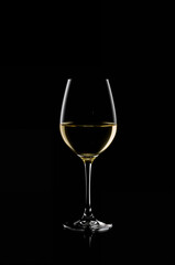 一脚主役の潔さが差し替え運用を容易にし多店舗チェーンのテンプレ化にも相性良好. 生成AI